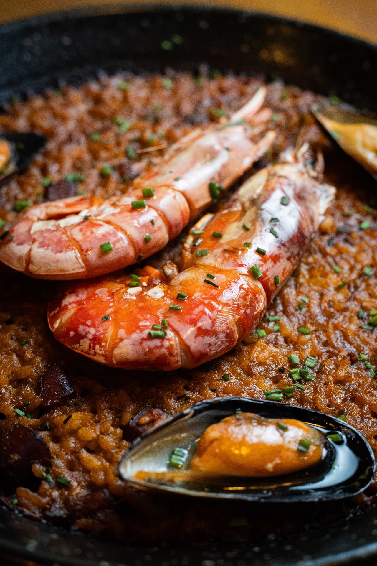 Arroz con langostinos y mejillones